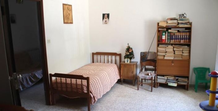 Image No.8-2 Bed House for sale