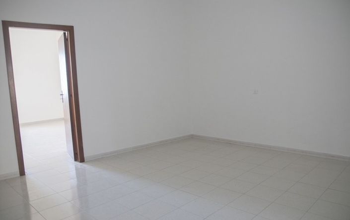 Image No.10-2 Bed Property for sale