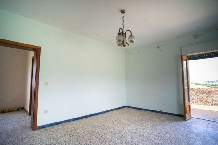 Image No.3-2 Bed Villa for sale