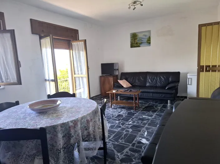 Image No.17-4 Bed House for sale