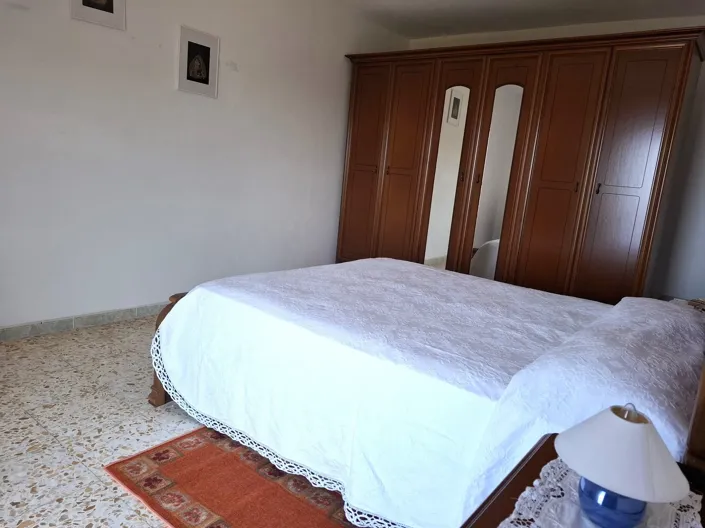 Image No.5-4 Bed House for sale