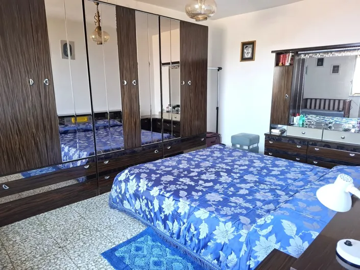 Image No.8-4 Bed House for sale