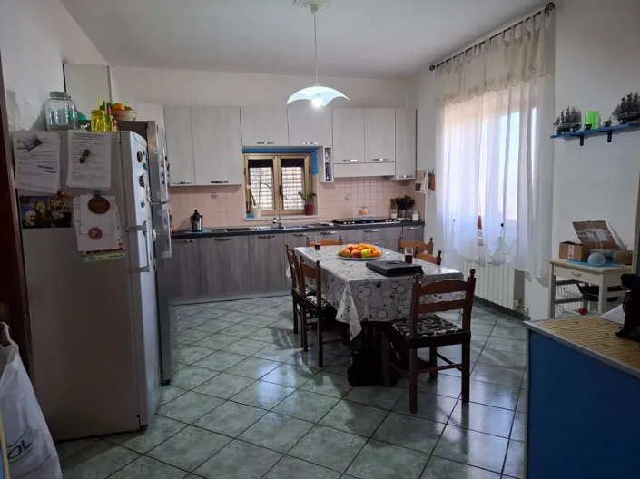 Image No.4-2 Bed House for sale