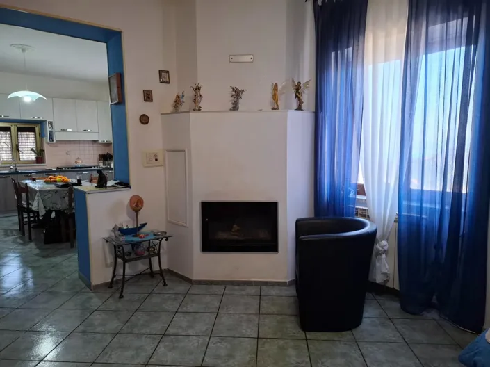 Image No.5-2 Bed House for sale