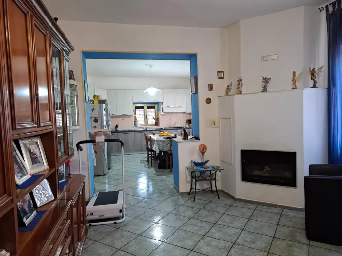 Image No.6-2 Bed House for sale