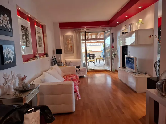 Image No.10-2 Bed Apartment for sale