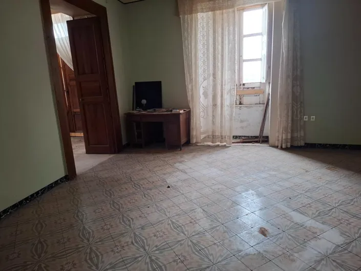 Image No.19-3 Bed Property for sale