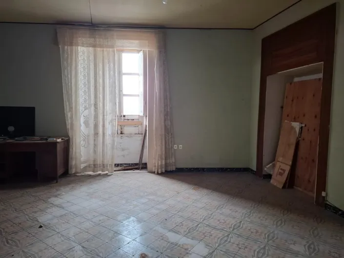 Image No.20-3 Bed Property for sale