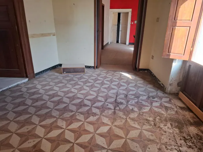 Image No.3-3 Bed Property for sale