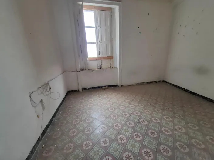 Image No.32-3 Bed Property for sale