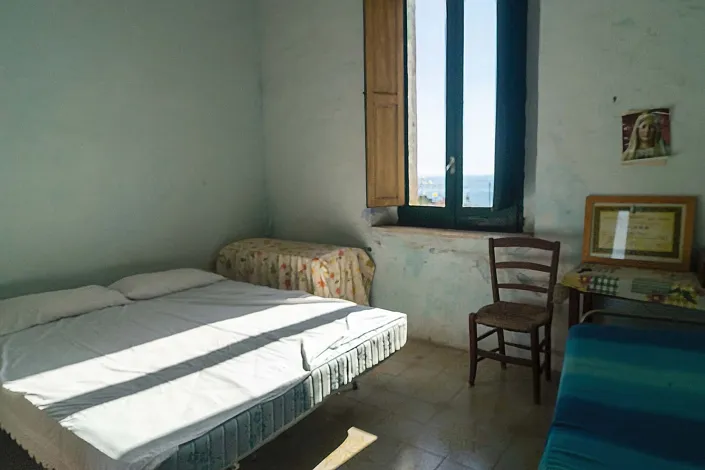 Image No.16-2 Bed Townhouse for sale