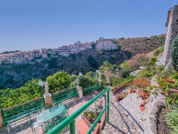 Image No.2-3 Bed Townhouse for sale