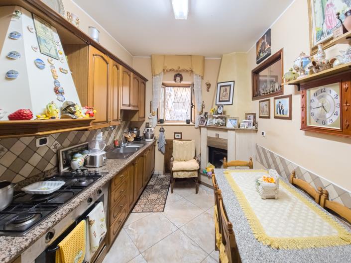 Image No.6-3 Bed Townhouse for sale