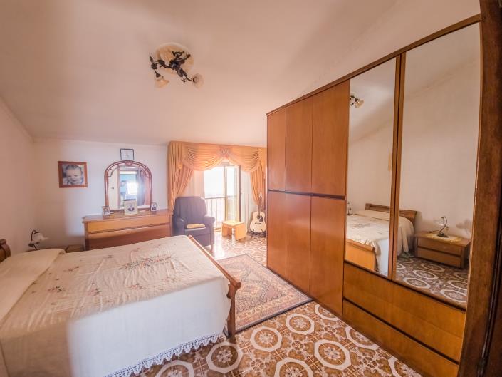 Image No.10-3 Bed Townhouse for sale