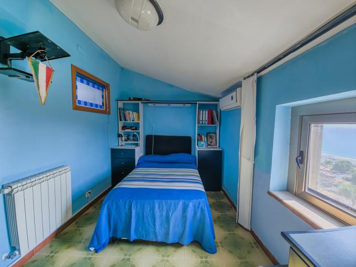 Image No.11-3 Bed Townhouse for sale