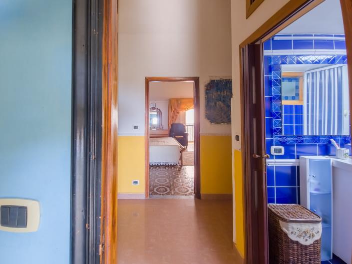 Image No.12-3 Bed Townhouse for sale