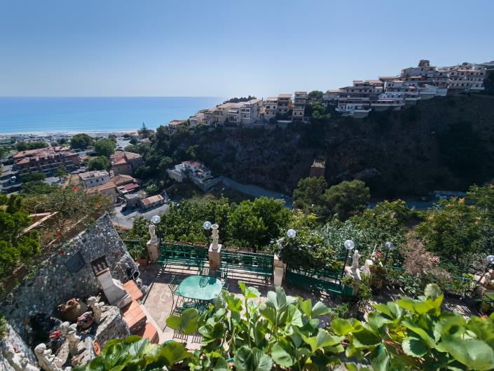 Image No.15-3 Bed Townhouse for sale