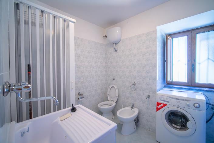 Image No.5-2 Bed Townhouse for sale