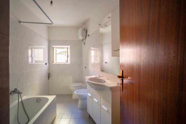 Image No.4-2 Bed Townhouse for sale