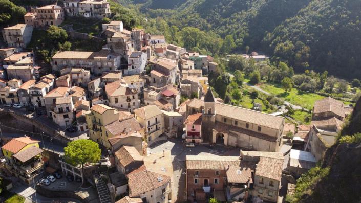 Image No.4-2 Bed Country House for sale