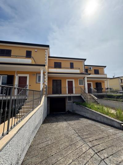 Image No.4-3 Bed Townhouse for sale