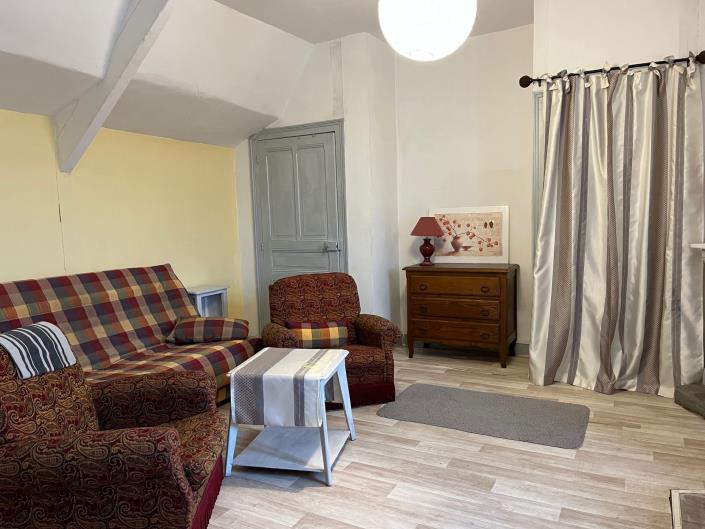 Image No.12-5 Bed Commercial for sale