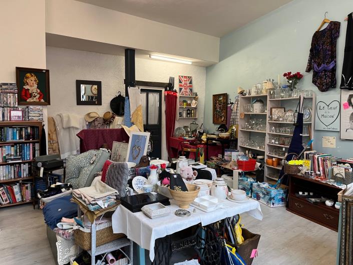 Image No.5-5 Bed Commercial for sale