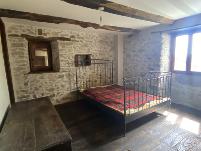 Image No.28-3 Bed Farmhouse for sale