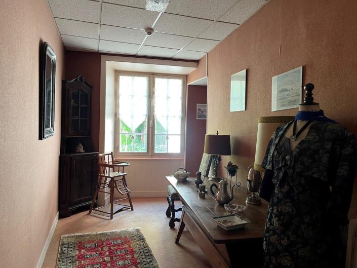 Image No.18-11 Bed House for sale