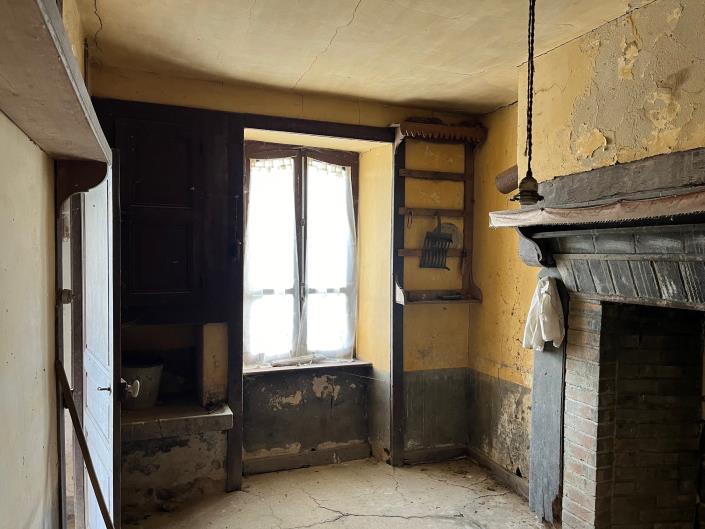 Image No.10-1 Bed Farmhouse for sale