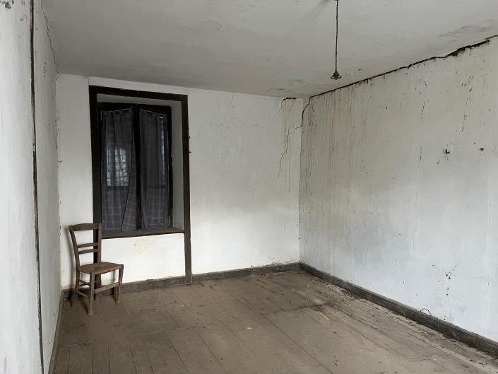 Image No.12-1 Bed Farmhouse for sale