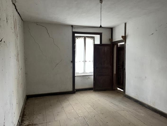 Image No.13-1 Bed Farmhouse for sale