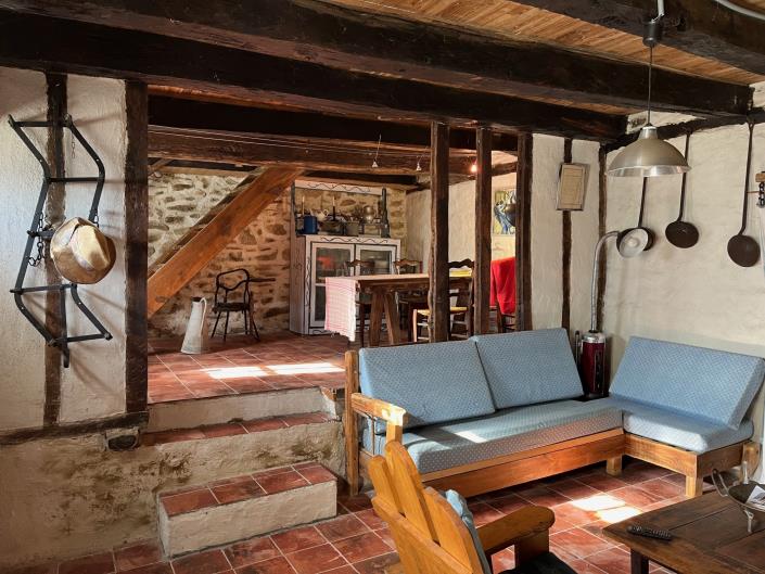 Image No.12-2 Bed Country Property for sale