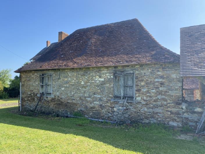 Image No.23-4 Bed Farmhouse for sale