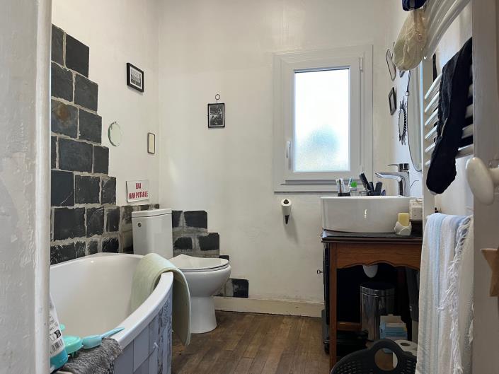 Image No.7-2 Bed Village House for sale