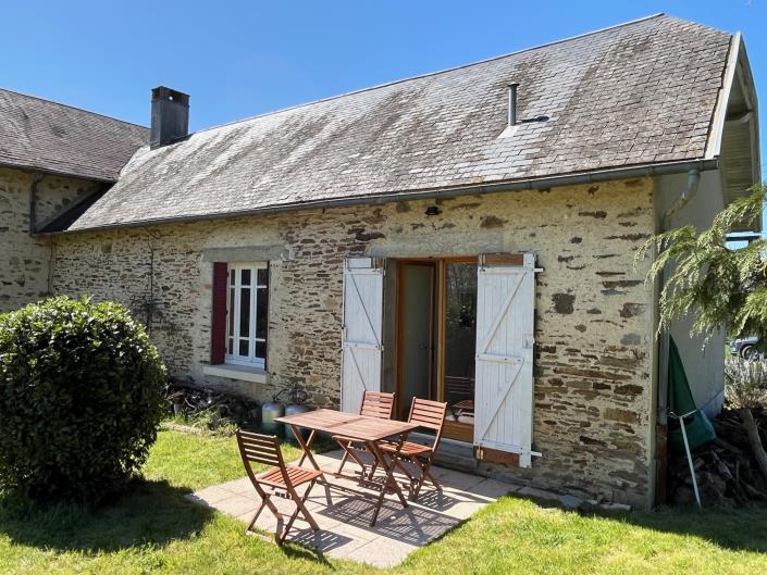 Image No.2-2 Bed Country House for sale