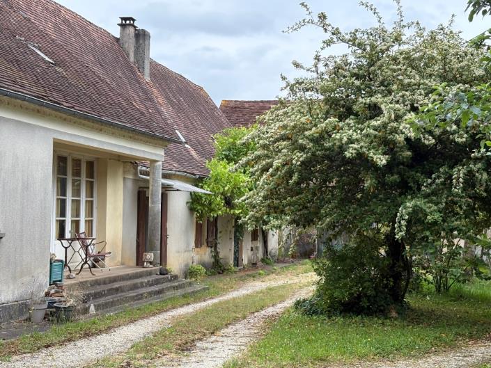 Image No.1-3 Bed Farmhouse for sale