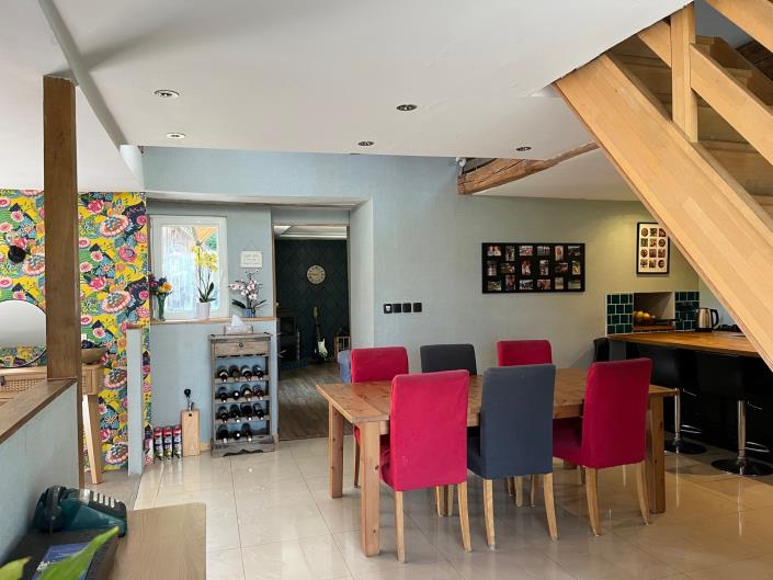 Image No.6-4 Bed Country Property for sale