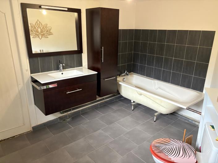 Image No.21-4 Bed Village House for sale