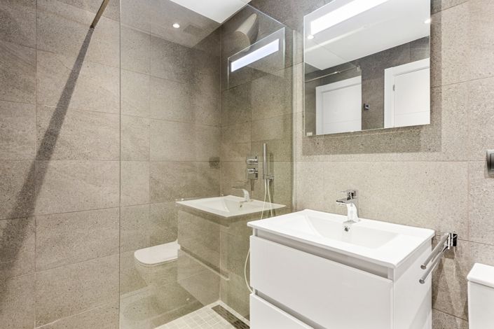 Image No.8-2 Bed Apartment for sale