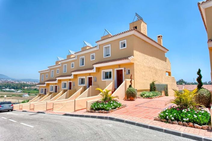 Image No.10-3 Bed Townhouse for sale