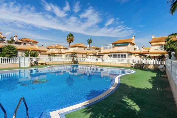 Image No.1-3 Bed Villa for sale