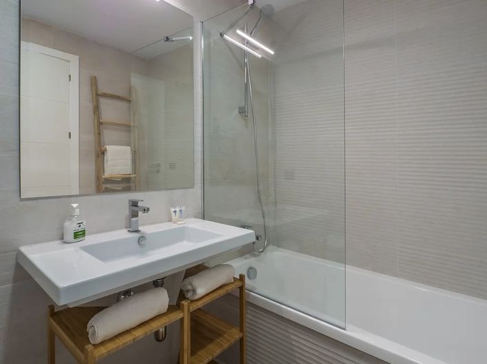 Image No.12-2 Bed Apartment for sale