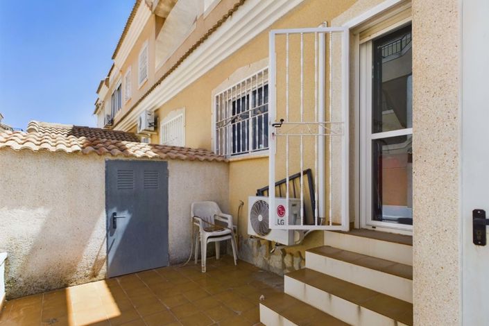 Image No.13-3 Bed Townhouse for sale