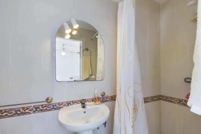 Image No.14-3 Bed Townhouse for sale