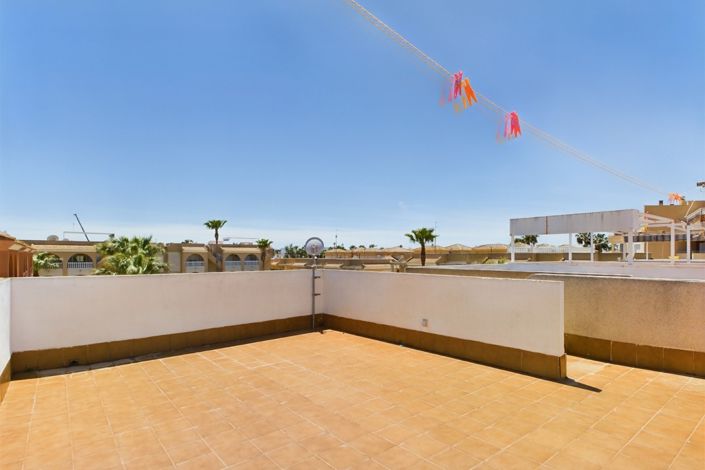 Image No.30-3 Bed Townhouse for sale