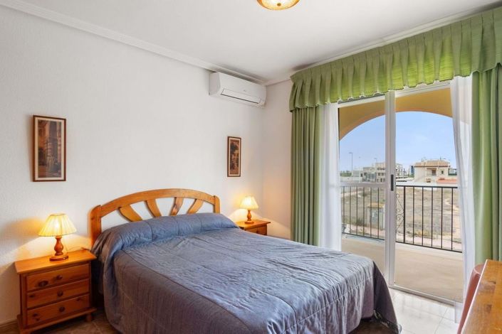 Image No.10-3 Bed Townhouse for sale