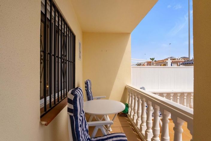 Image No.18-3 Bed Townhouse for sale