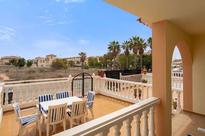 Image No.3-3 Bed Townhouse for sale