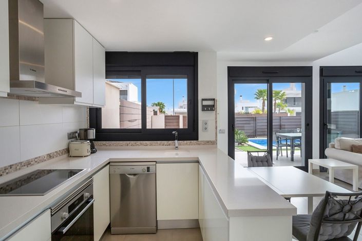 Image No.13-3 Bed Villa for sale